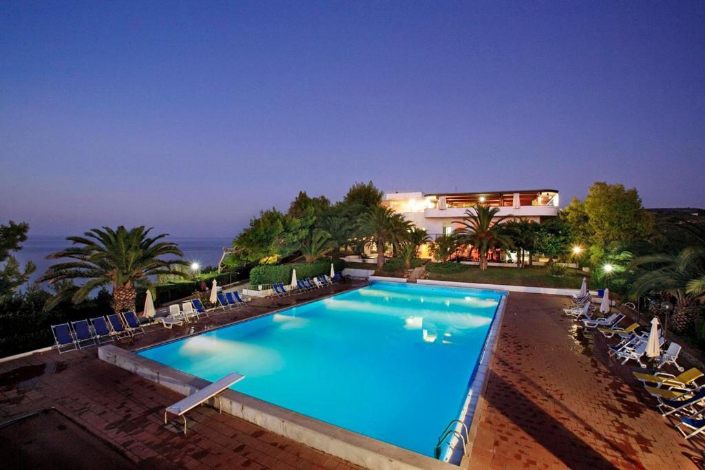 Hotel Villaggio Costa Ripa Rodi Garganico Exteriör bild