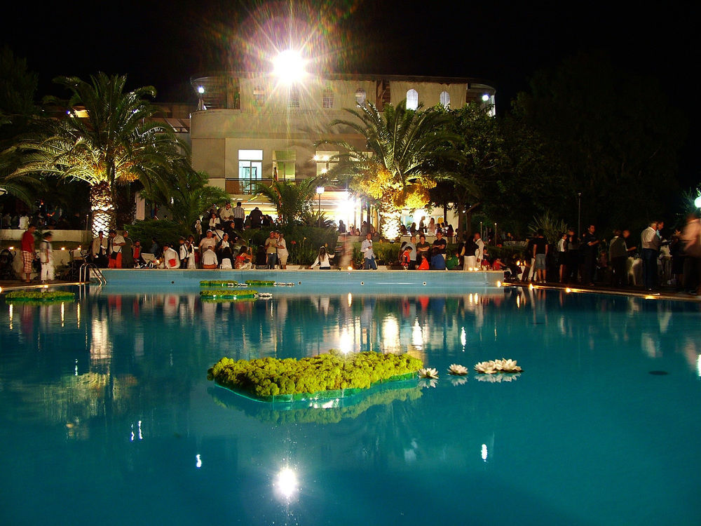 Hotel Villaggio Costa Ripa Rodi Garganico Exteriör bild