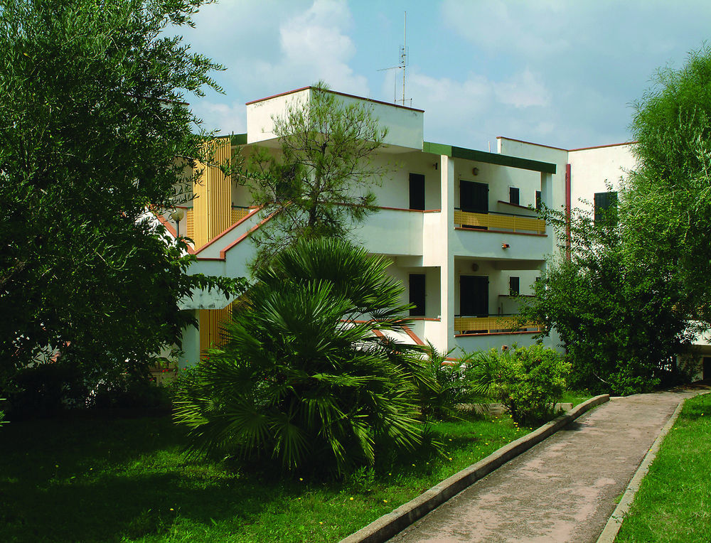 Hotel Villaggio Costa Ripa Rodi Garganico Exteriör bild